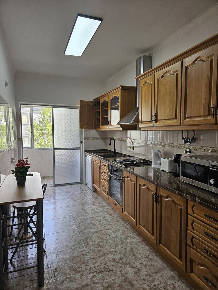 Apartamento de férias para 6 pessoas, com varanda em Almada