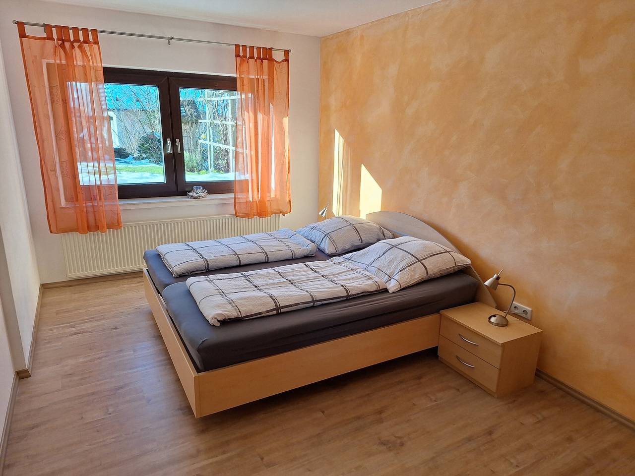 Apartamento entero, Apartamento 'Ferienwohnung Familie Balko' con terraza privada, jardín privado y Wi-Fi in Arnsberg, Hochsauerlandkreis
