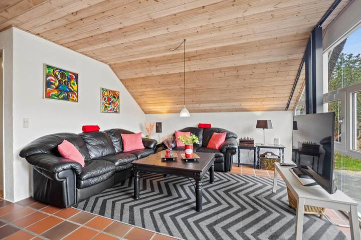 Ferienhaus für 12 Personen, mit Pool und Sauna sowie Whirlpool und Balkon/Terrasse in Blavand - 3