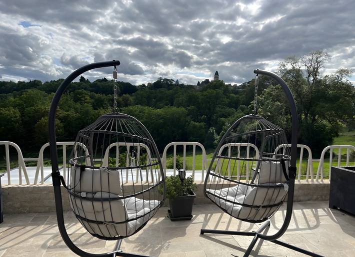 Chambre d’hôte pour 2 personnes, avec piscine et jardin à Thiviers
