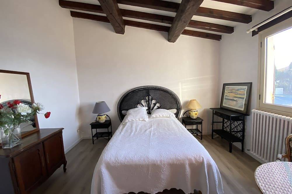 Feriehus for 6 personer med terrasse in Le Brusc, Six-Fours-les-Plages