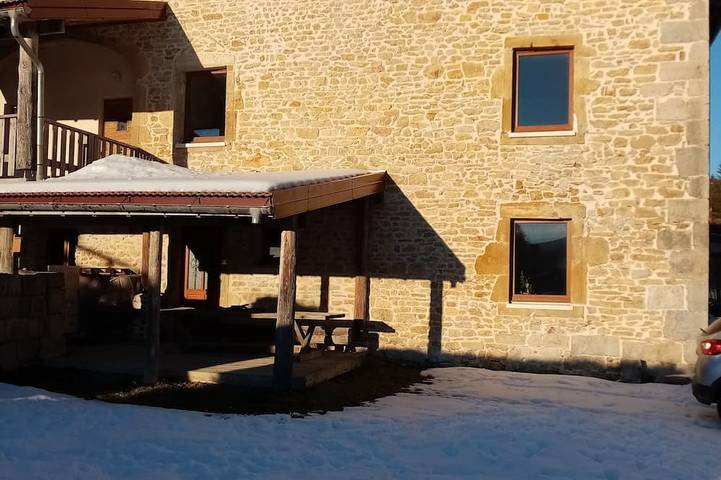 Gîte pour 6 personnes, avec terrasse à Montbenoît