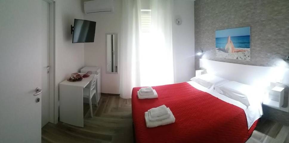 Chambre d’hôte pour 2 personnes, avec Balcon ainsi que Terrasse et Vue à San Vito dei Normanni - 2