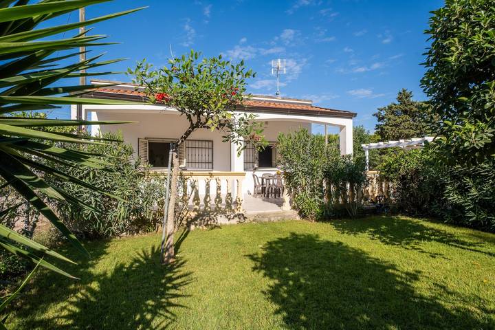Casa vacanza per 7 persone, con Giardino a Torre Lapillo