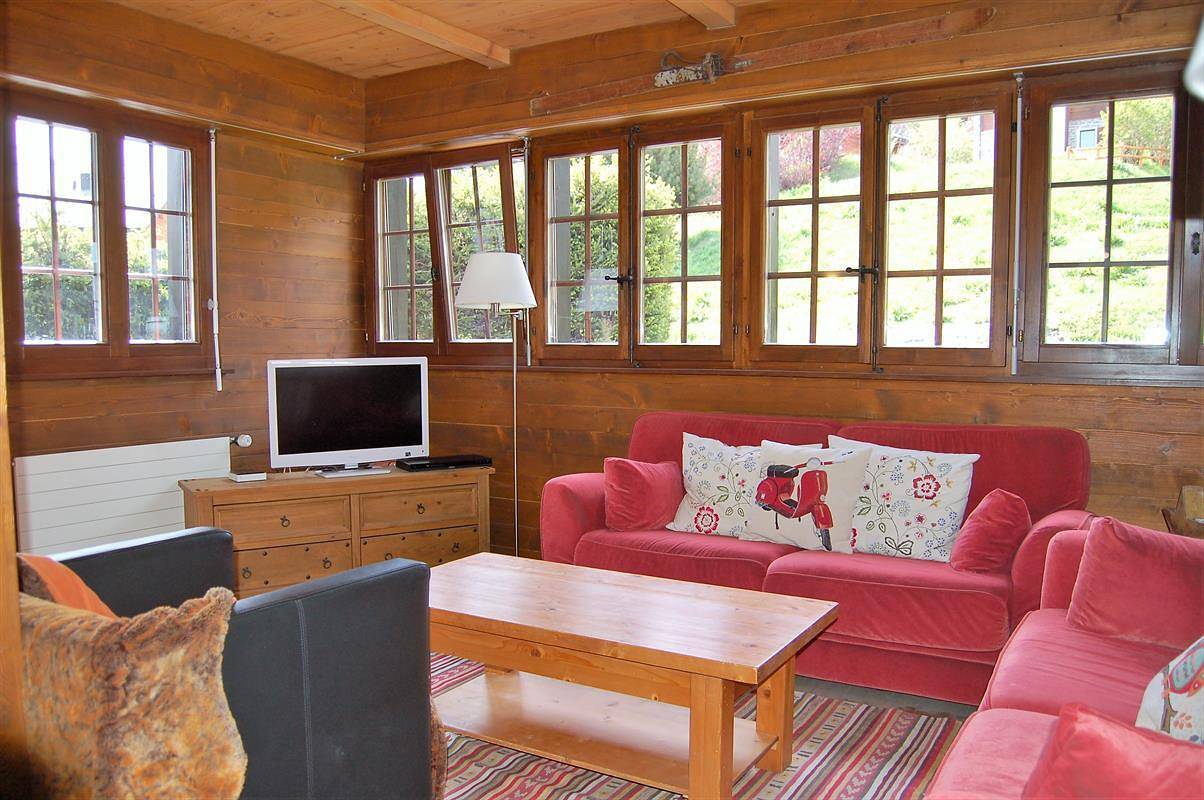 Chalet Mésanges n°11, chalet just a few steps from the cable cars in Chalais (Suiza), Alpes del Valais