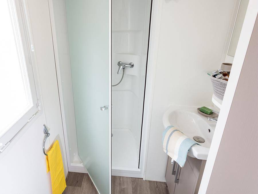 Camping Le Pansard - Mobilhome 6 personnes - Mobil-home | Classic Xl | 3 Ch. | 6 Pers. | Terrasse surélevée | Clim. in La Londe-les-Maures, Région de Toulon