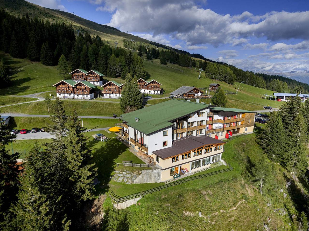 Ganze Wohnung, Chalet am Zettersfeld mit Dolomitenblick in Zettersfeld, Thurn