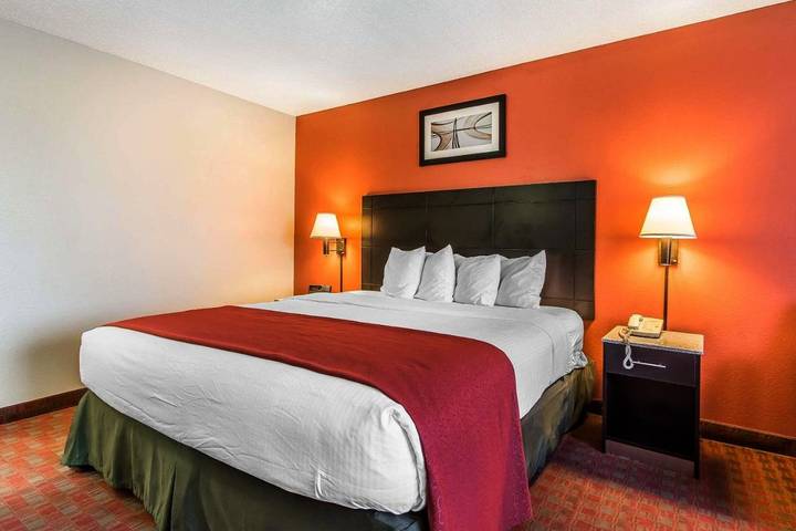 Hôtel pour 4 personnes, avec piscine à La Vergne - 3