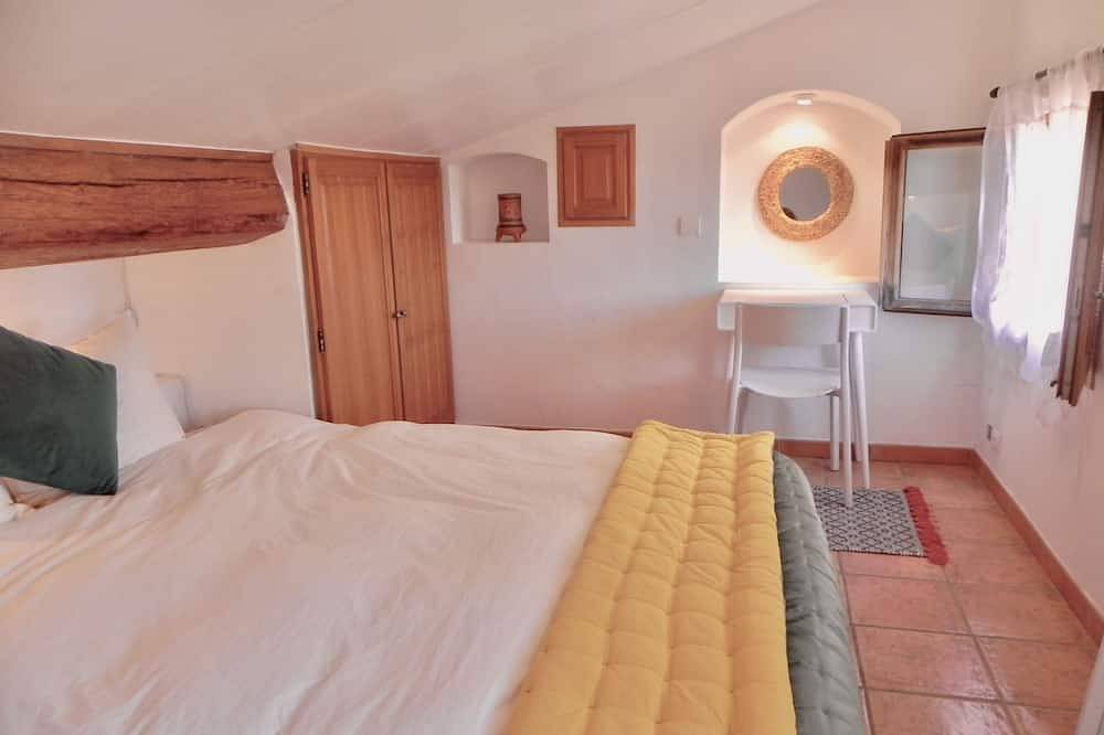Charming house in historical centre close to stunning sand beach/nature reserve in Frejus, Draguignan region