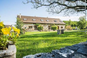 Gîte pour 22 personnes, avec jardin à Aynac