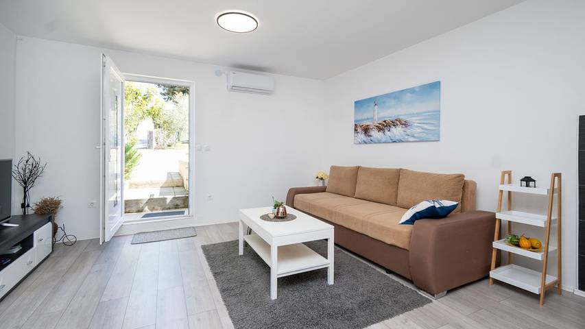 Ferienhaus für 5 Personen, mit Whirlpool und Terrasse in Sukosan - 2