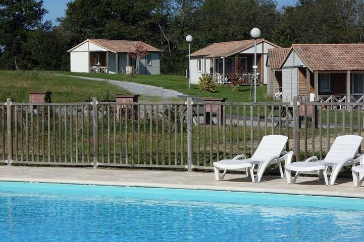 Location de vacances pour 4 personnes, avec Jardin et Piscine à Orist - 3