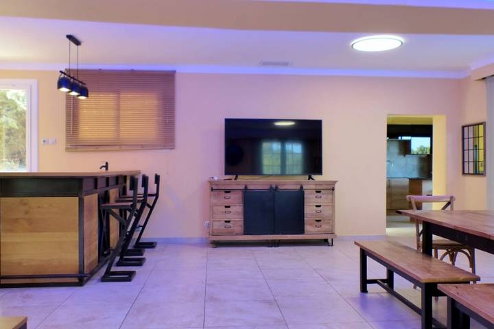 Ferienhaus für 16 Personen, mit Balkon und Garten sowie Pool, kinderfreundlich in Provence-Alpes-Côte d'Azur - 4