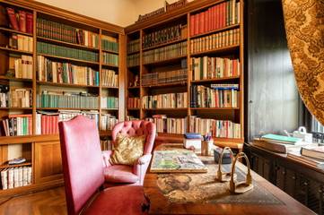 Villa for 12 Guests in Bosisio Parini, Lecco Province, Picture 4