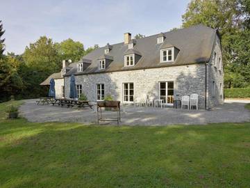 Gîte pour 30 personnes, avec jardin et terrasse à Maredsous