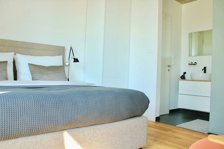 Villa pour 5 personnes, avec piscine et vue, animaux acceptés dans Rab