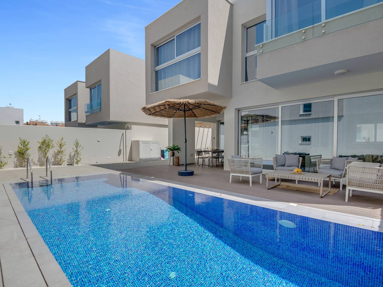 Sanders Mythical Blue - Nice 4 bdr Villa with pool in Kapari, South Cyprus