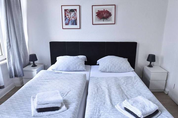 Appartement entier, Luxuriöse großzügige Wohnung mit einem Schlafzimmer in Wuppertal, Bergisches Land