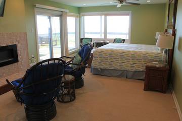 Vacation Home for 22 Guests in Galveston Island, Galveston, Picture 3