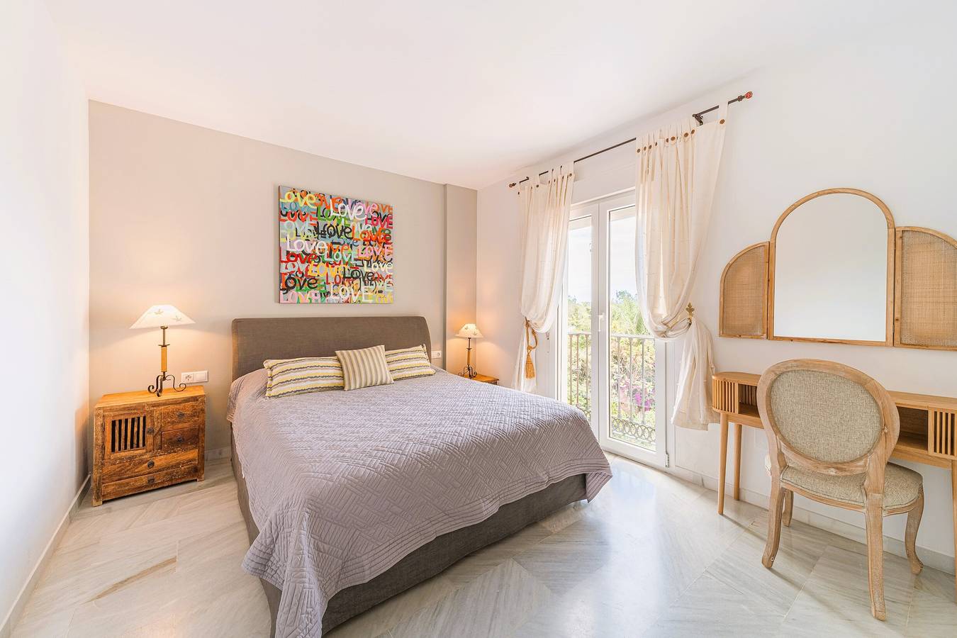 Villa 'Pareado Relax' with Sea View, Wi-Fi and Air Conditioning in Las Chapas, Marbella