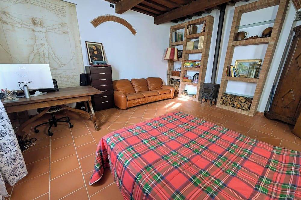 15 minutes from Florence with large garden and terrace with breathtaking views in Lastra a Signa, Province de Prato