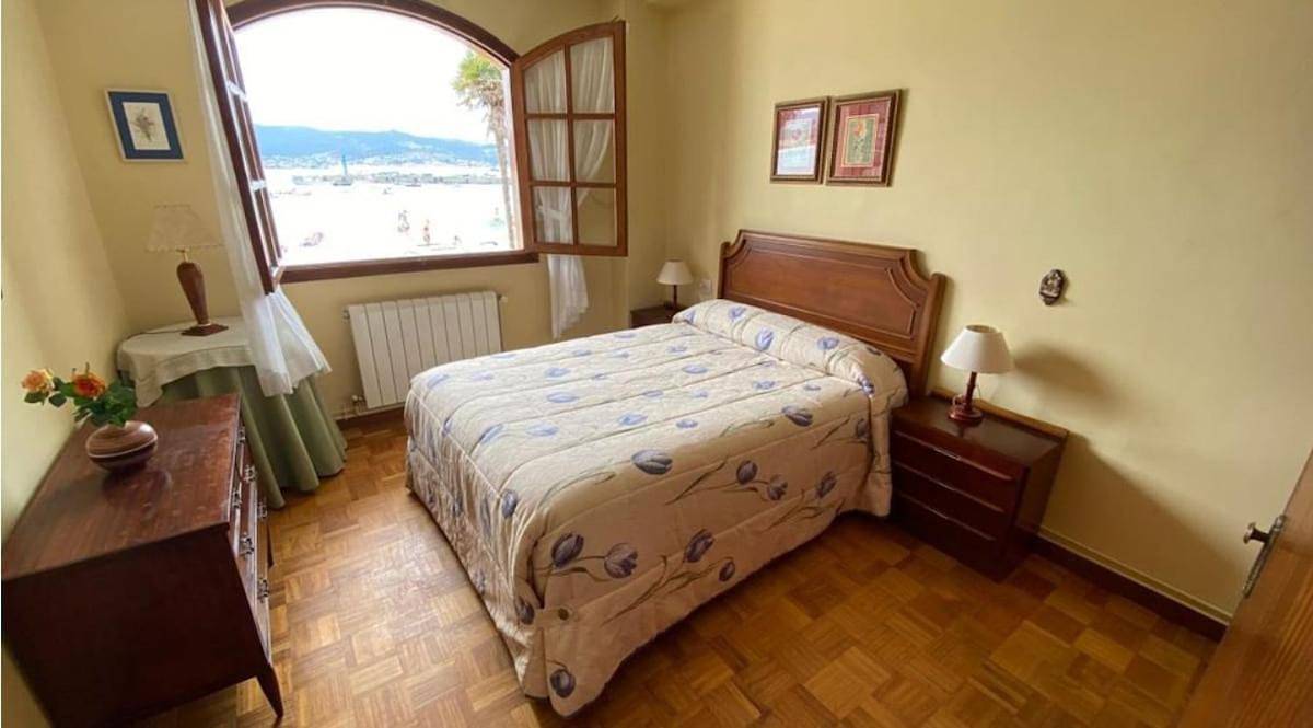 Apartamento inteiro, Two-Bedroom Apartment in Praia da Madorra (Nigrán), Nigrán