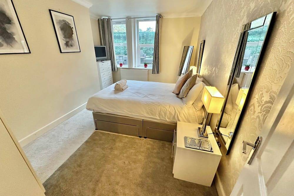 Ganze Wohnung, Glen Fern Lodge - Garden Apartment with Parking - Town Centre - Close to Beach in Bournemouth, Südwestengland