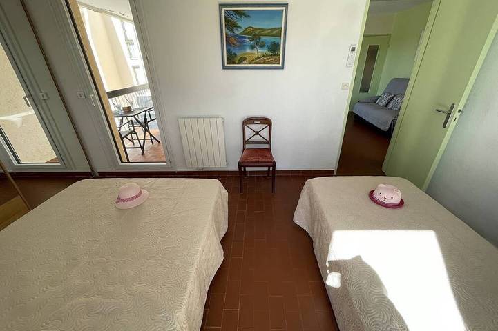 Appartement entier, Spacieux Appartement 2 Chambres, Vue Sur Le Quai d'Honneur in Bormes-les-Mimosas, Côte méditerranéenne (France)