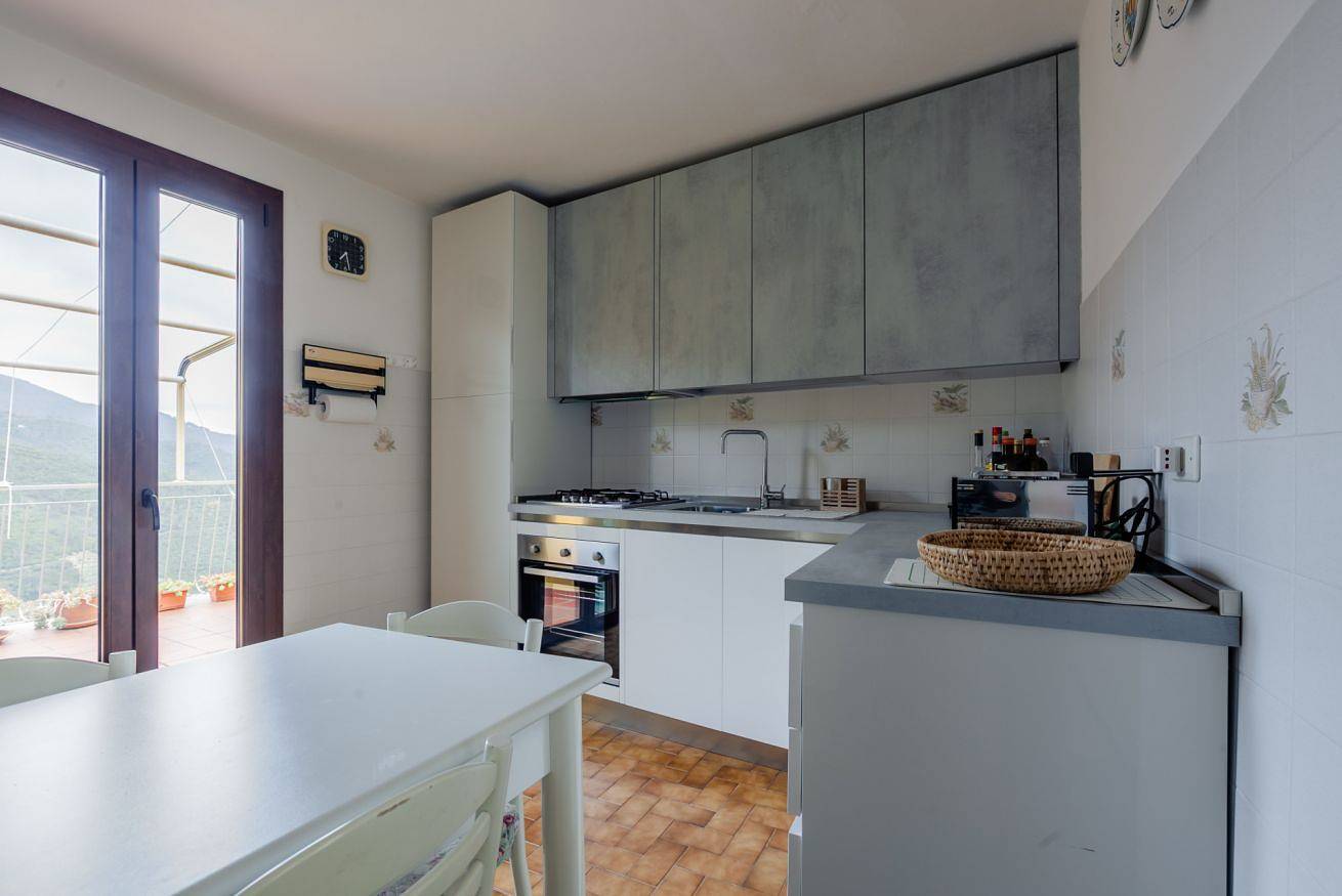 Entire apartment, Volastra Cozy Apt - with Terrace & Seaview in Manarola, Riomaggiore Municipality