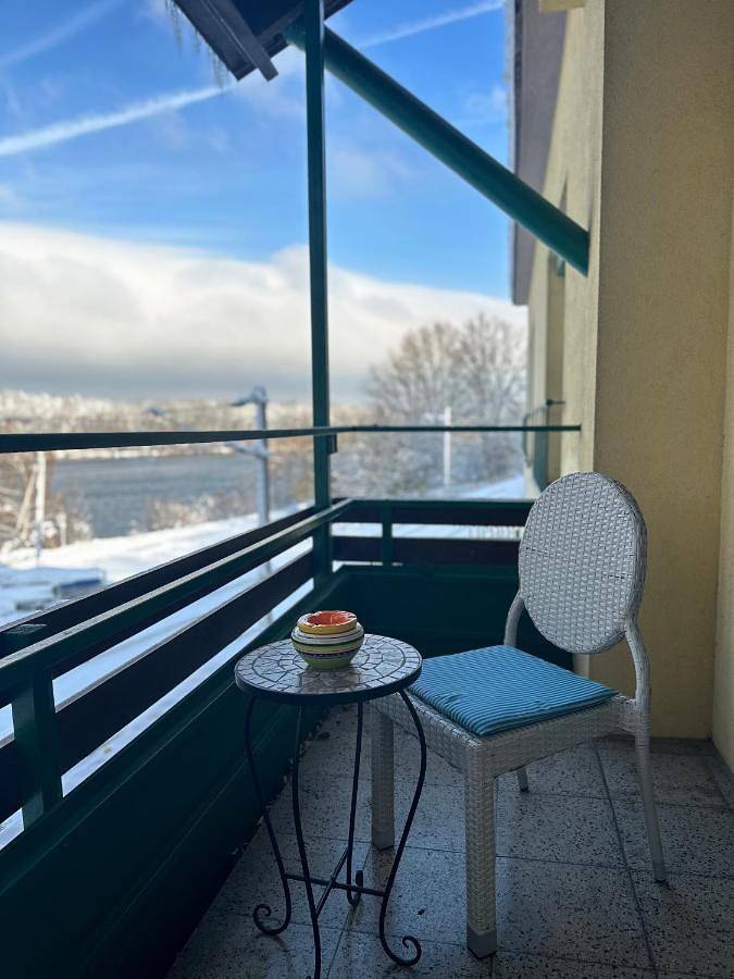 Ganze Ferienwohnung, Double Room with Lake View in Bezirk Tulln