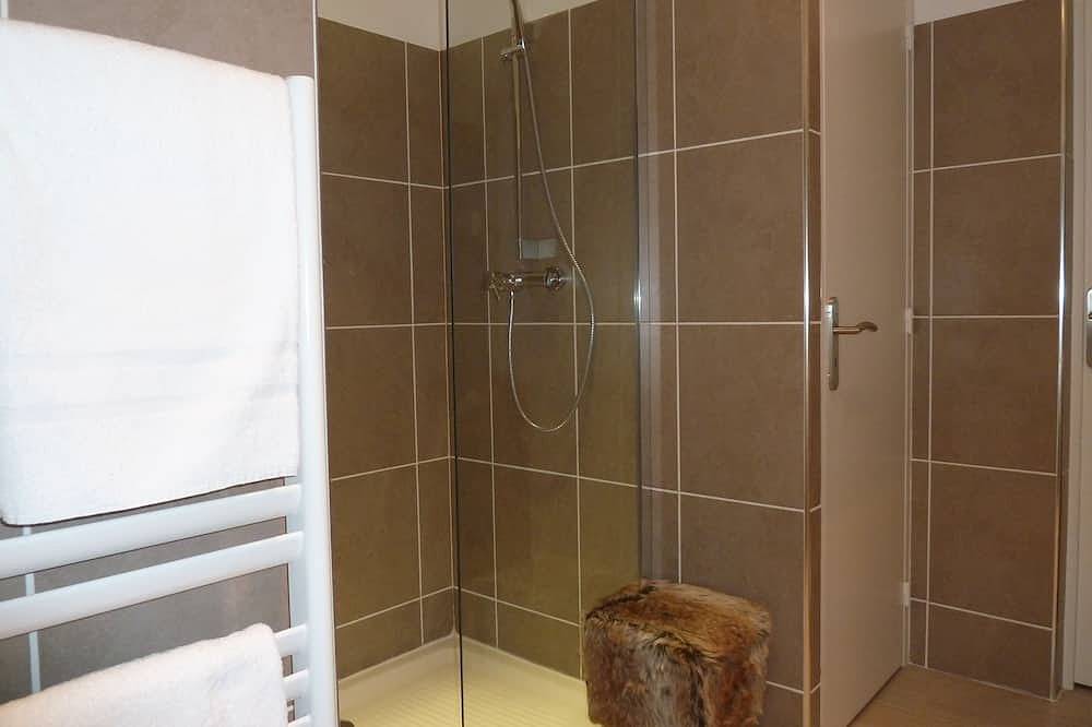 Apartamento entero, Nuevo estudio para 2/4 personas, climatizado, 28 M2, Porte de Paris - Caja cerrada in Fontenay-sous-Bois, Valle del Marne