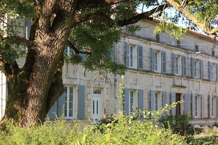 Location de vacances pour 8 personnes à Saint-Saturnin-du-Bois