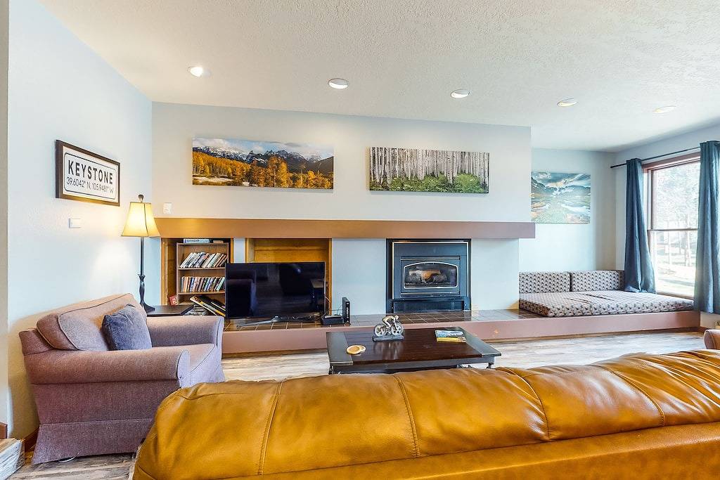 Ganze Wohnung, Dog-Friendly Condo with Mountain Views, a Shared Indoor Pool, & a Hot Tub in Arapahoe Basin