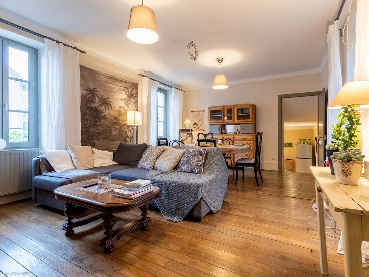 Casa renovada en Semur-en-Auxois, jardín privado, internet, cerca del centro medieval in Semur-en-Auxois, Región de Montbard