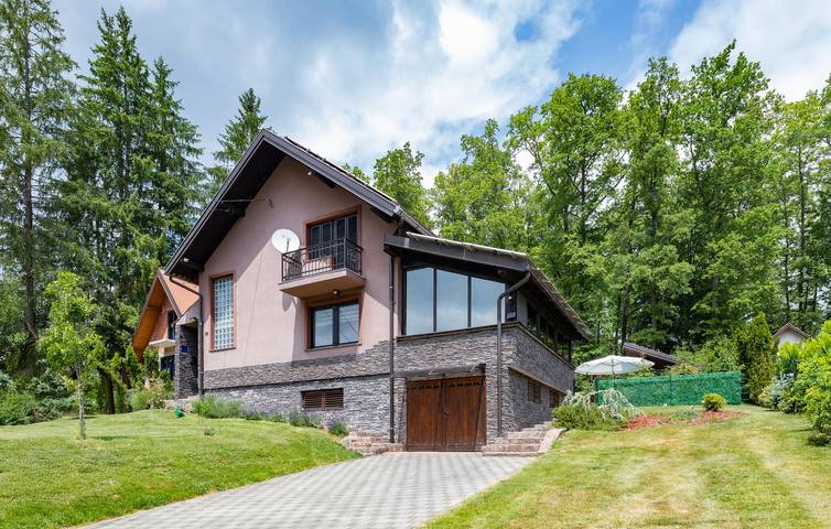 Ferienhaus für 7 Personen, mit Terrasse und Sauna sowie Pool und Whirlpool, kinderfreundlich - 1