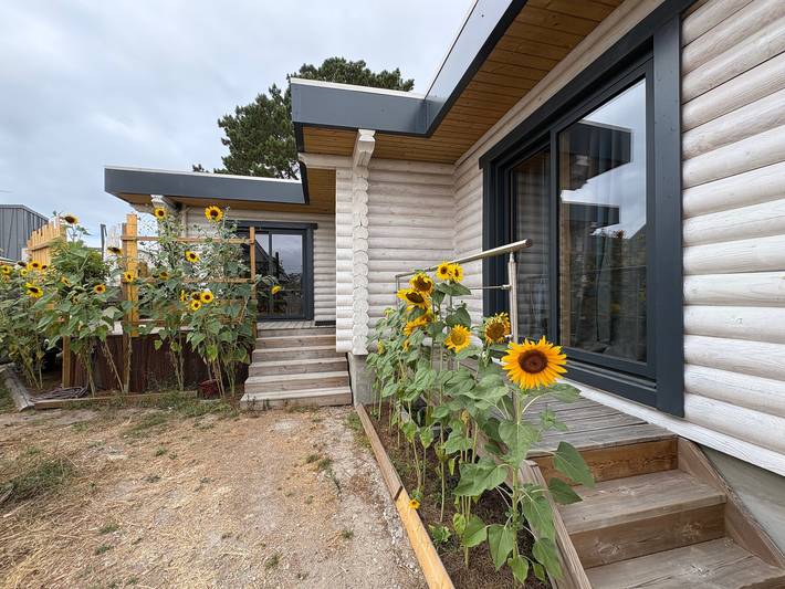 Eco-Friendly Wooden Holiday Home with Terrace, Wi-Fi, and Ac 300m from the Sea in La Turballe, Côte d'Amour