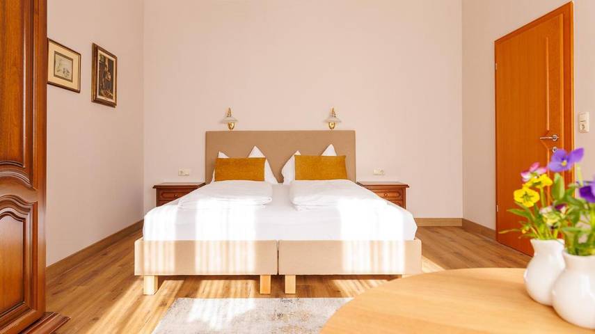 Ferienwohnung für 6 Personen, mit Balkon und Terrasse sowie Garten und Sauna in Melk