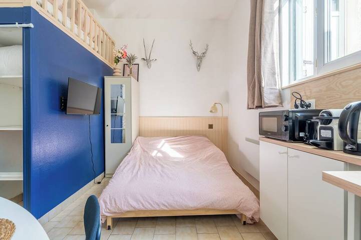 Appartement entier, Grand studio lumineux et calme avec parking privé devant l’entrée - accès facile in Tours, Région de Tours