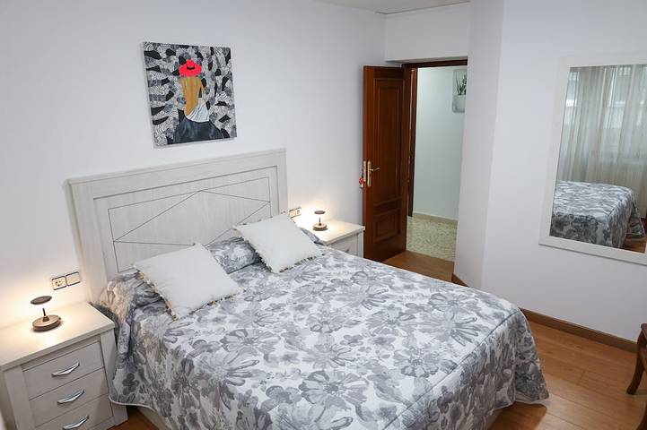Apartamento entero, Centrico Exterior Amplio 110 m in Santiago de Compostela, Provincia de La Coruña