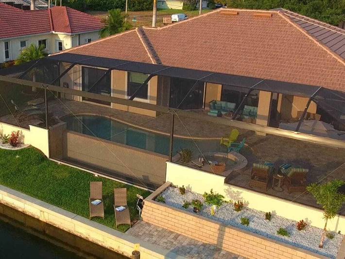 Villa for 6 personer, med badebasseng og hage i Cape Coral