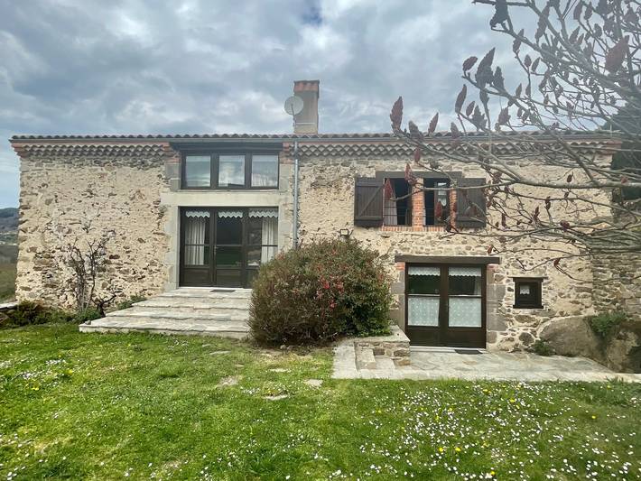 Gîte pour 8 personnes, avec jardin à Saint-Ilpize