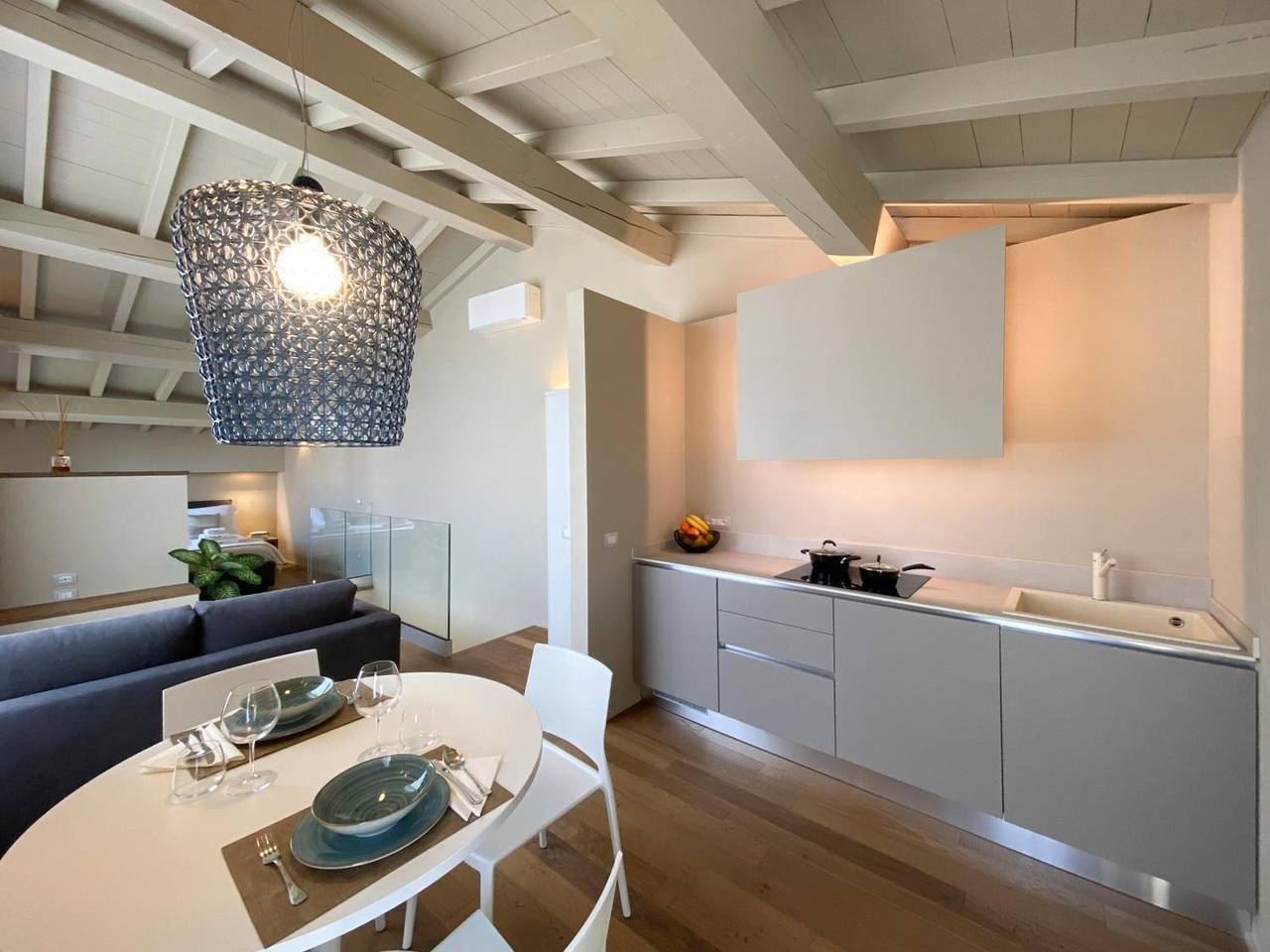 Apartamento entero, Apartamento 'Casa Cordigero - Gelso' con piscina compartida, Wi-Fi y aire acondicionado in Ponti sul Mincio, Montañas Garda