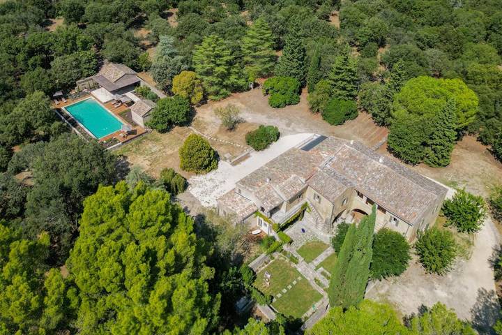 Maison d’hôte pour 2 personnes, avec Terrasse et Jardin ainsi que Piscine et Vue à Uzès