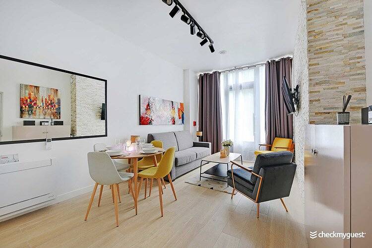 Apartamento inteiro, Apartamentos para Temporada para 6 pessoas com jacuzzi in Paris, Ilha de França