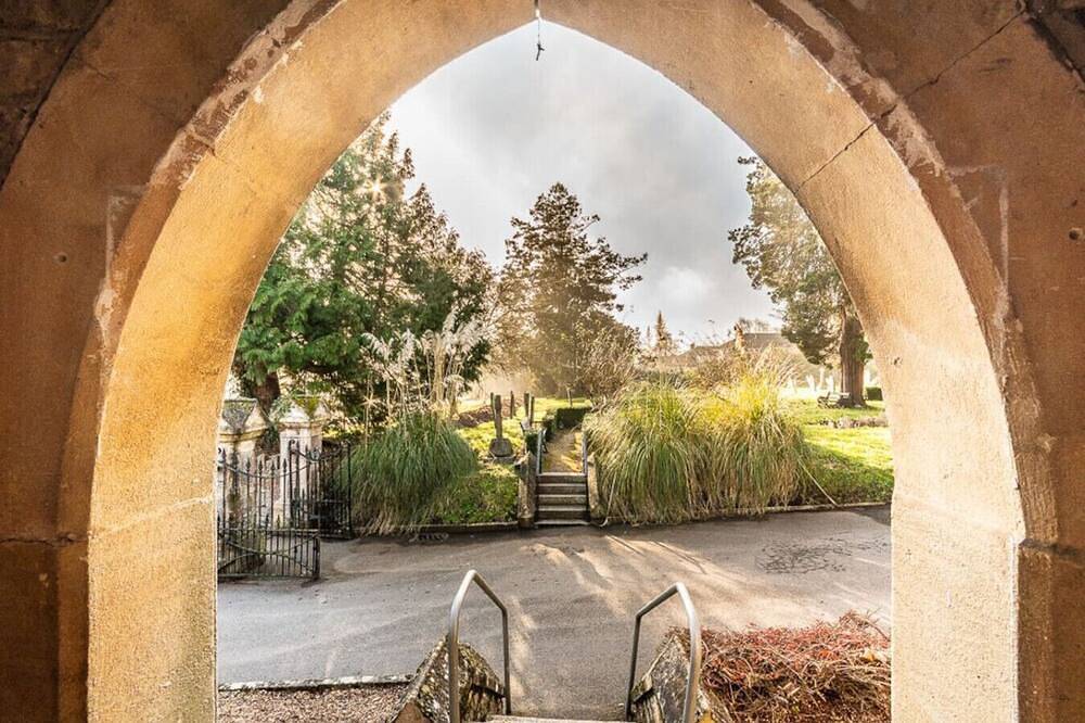 Charming character lodge in cemetery grounds in Exeter, Devon