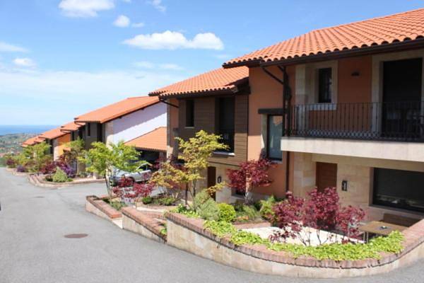 Bungalow para 6 personas, con jardín además de jacuzzi y piscina, Se admiten mascotas en Asturias