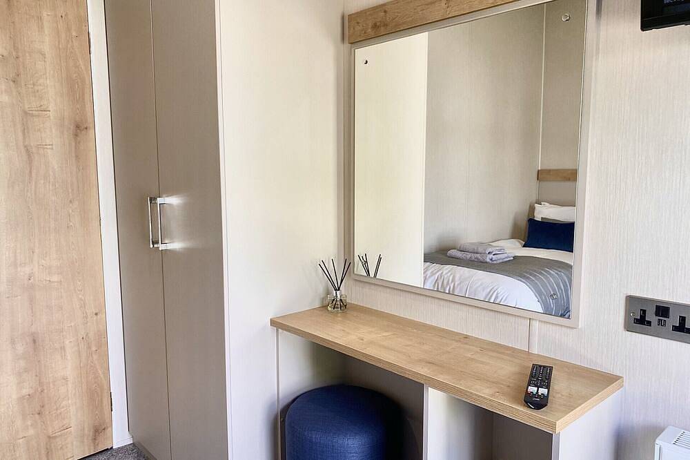 Entire apartment, Buttercup at Cherry Lea Holiday Park & Fishing in Burgh le Marsh, Lincolnshire