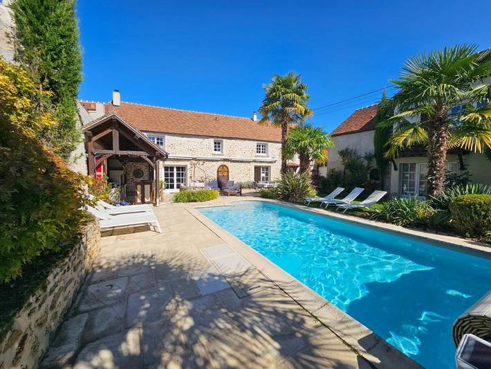 Villa pour 12 personnes, avec piscine et jardin ainsi que jacuzzi et sauna