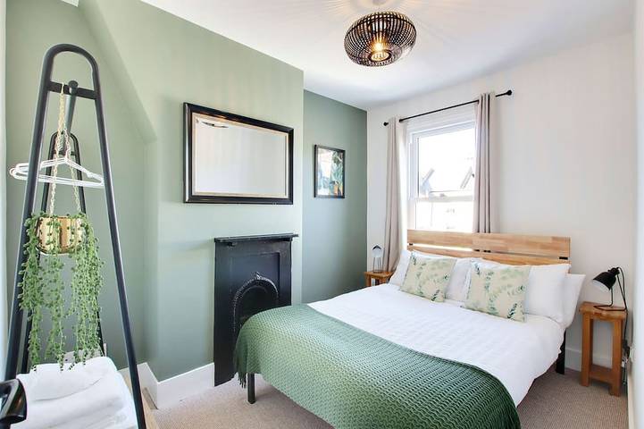 Delightful two bedroom cottage near town centre in Worthing, Sussex Occidental