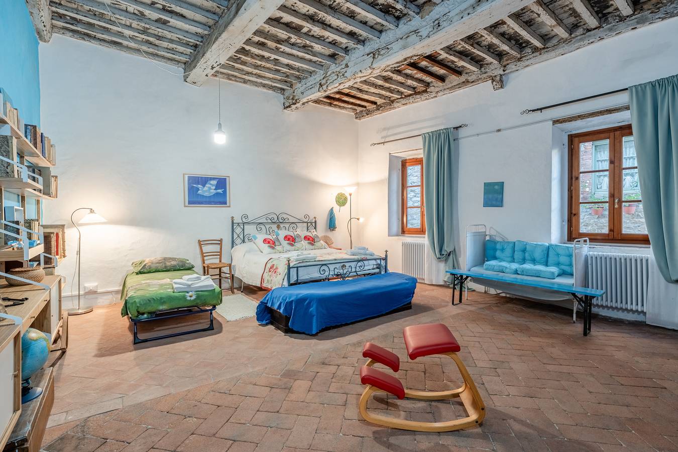 Villa 'Gabriella' con jardín privado, balcón y Wi-Fi in Lucca, Costa de la Maremma